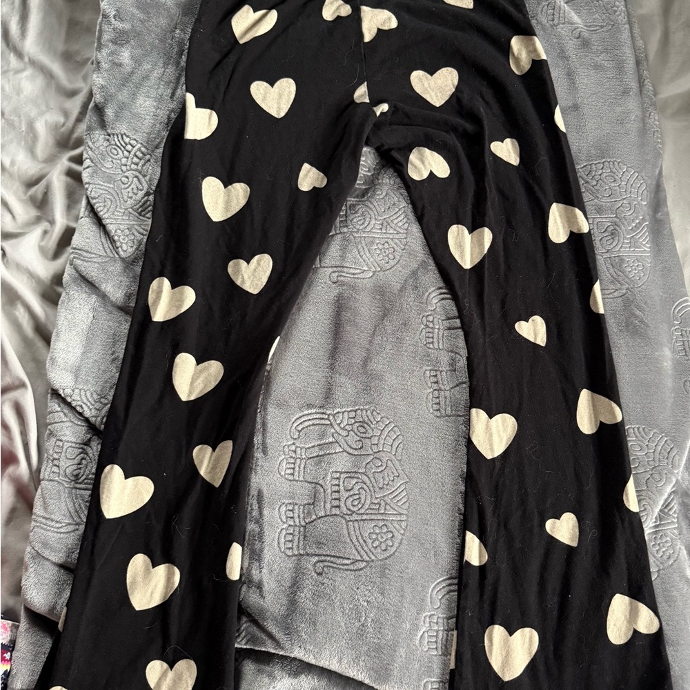 Black Heart Print Leggings